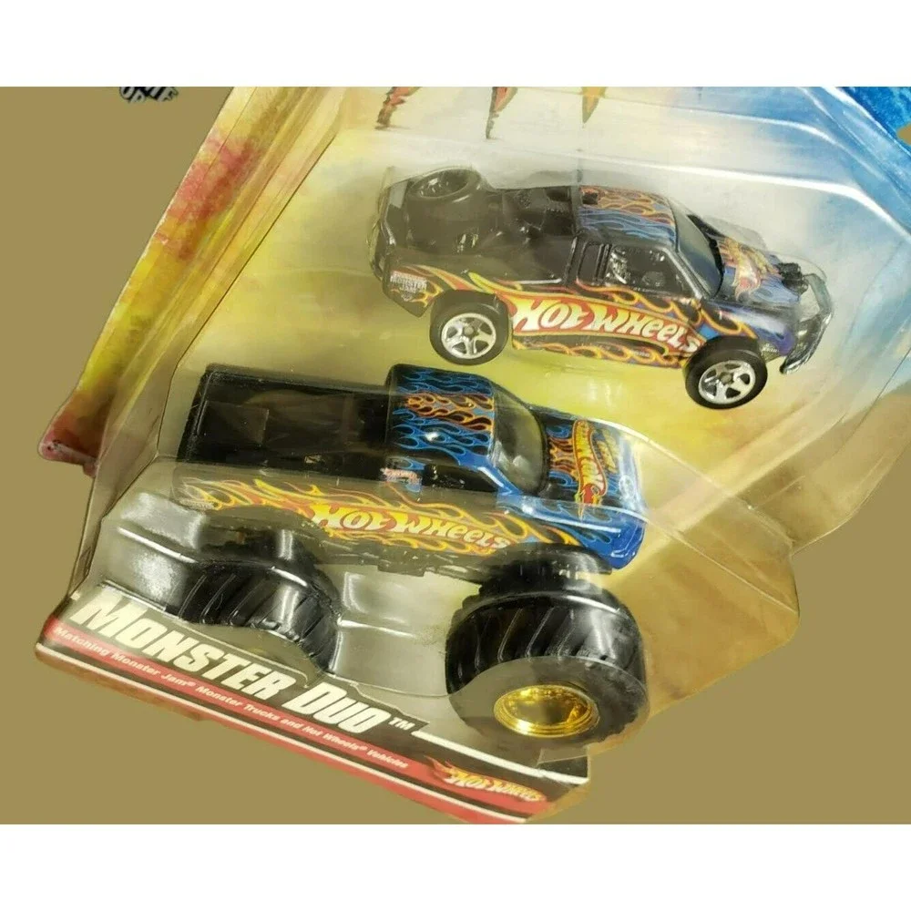 2009 Hot Wheels Monster Jam Matching Monster Truck + Hot wheels Car! Monster Duo